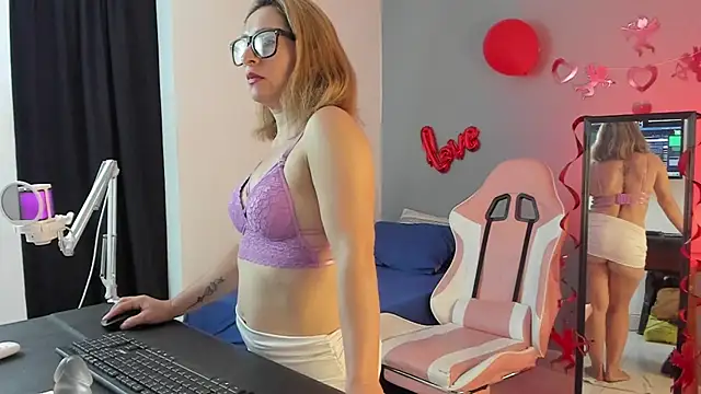 Yelena03 online show from February 2025 09:38:01 PM