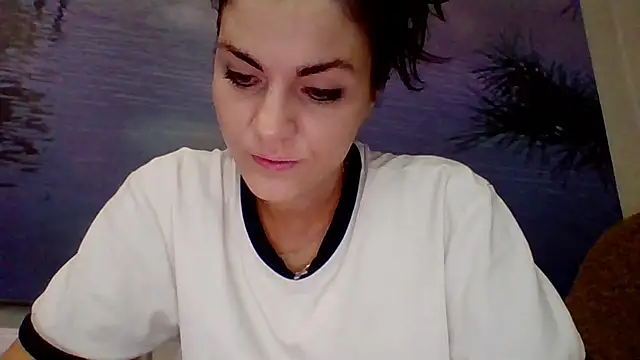 Snapshot of AliceTailor chatting on May 2026 11:33:01 PM AliceTailor online show from May 2026 11:33:01 PM