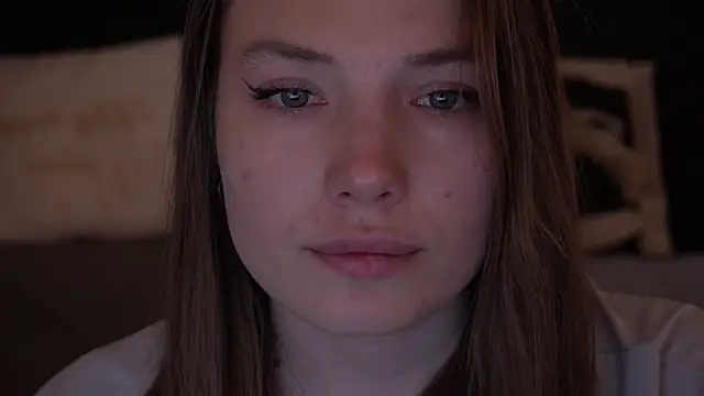 IceDanielles online show from November 2025 01:22:01 PM