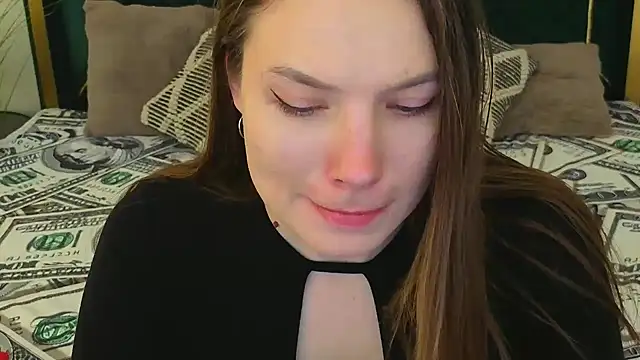 IceDanielles online show from April 2026 01:01:02 PM