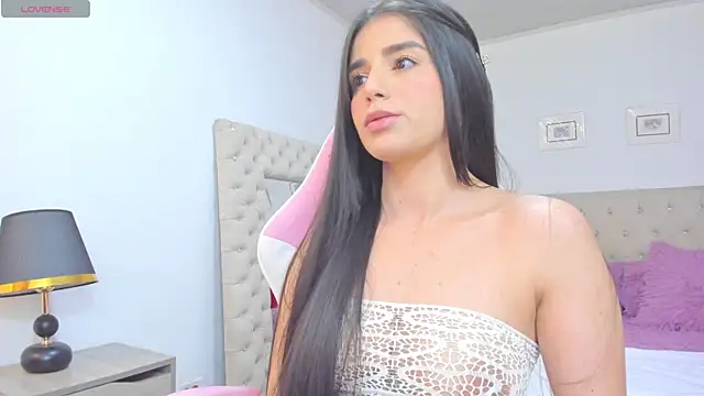 carlaperez  online show from November 2025 01:06:01 AM