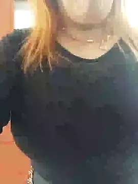 Snapshot of Wife_sexxx chatting on February 2025 06:26:01 PM Wife sexxx online show from February 2025 06:26:01 PM