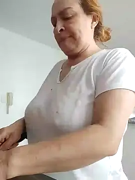 Snapshot of Wife_sexxx chatting on February 2025 05:01:01 PM Wife sexxx online show from February 2025 05:01:01 PM