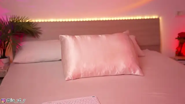 Snapshot of Lexi_Reed chatting on October 2025 03:23:02 PM Lexi Reed online show from October 2025 03:23:02 PM