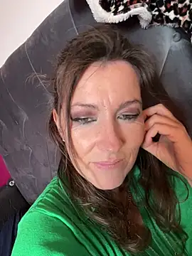 Lwhite1 online show from March 2026 04:22:01 PM