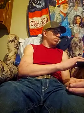 Snapshot of REDHAMMER_ chatting on March 2025 12:33:02 AM REDHAMMER online show from March 2025 12:33:02 AM