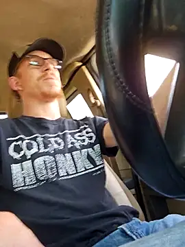 Snapshot of REDHAMMER_ chatting on September 2025 08:30:01 PM REDHAMMER online show from September 2025 08:30:01 PM