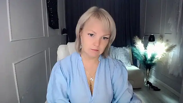 Juarnea online show from September 2025 12:49:01 PM