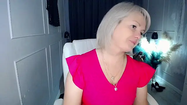 Juarnea online show from December 2025 07:39:01 AM