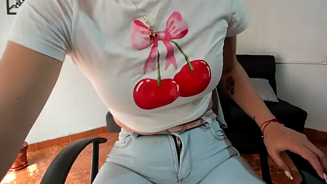 Snapshot of merlinaadams_ chatting on October 2025 02:31:01 PM merlinaadams online show from October 2025 02:31:01 PM