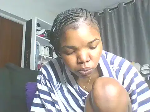 Snapshot of sweet_bigclit chatting on October 2025 05:18:01 AM sweet bigclit online show from October 2025 05:18:01 AM