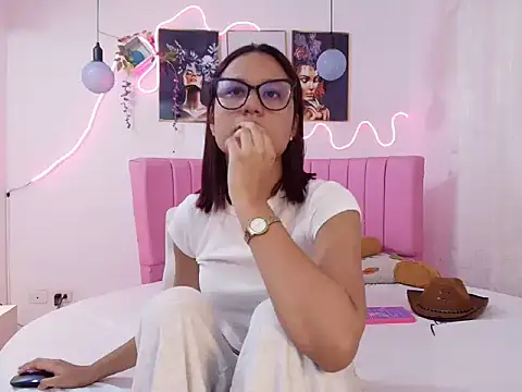 Azul horney online show from April 2026 11:07:01 PM