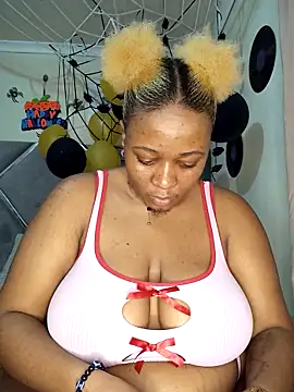 Snapshot of CocoBootyyy chatting on October 2025 10:36:01 PM CocoBootyyy online show from October 2025 10:36:01 PM