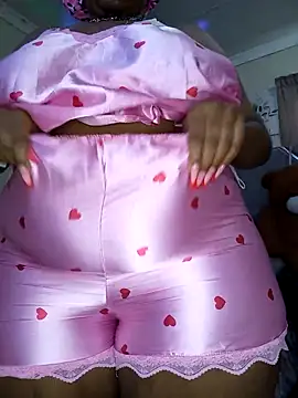 Snapshot of CocoBootyyy chatting on November 2025 03:27:01 AM CocoBootyyy online show from November 2025 03:27:01 AM