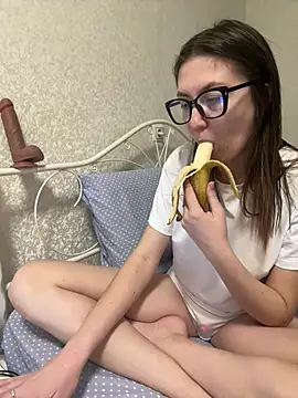 BeatriceTender online show from February 2025 04:02:01 PM