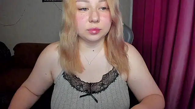 Milafoxxxy online show from October 2025 10:05:01 AM