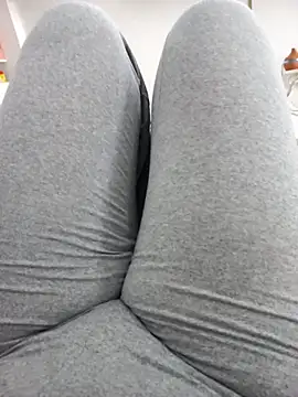 buterfly1519 online show from November 2025 06:00:02 PM