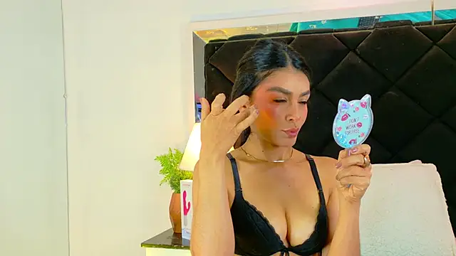 Snapshot of Holly_Brensonexx_ chatting on October 2025 02:14:02 PM Holly Brensonexx online show from October 2025 02:14:02 PM