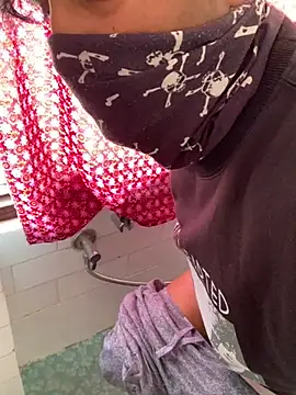 Snapshot of SweetFatBoy chatting on January 2025 06:17:01 AM SweetFatBoy online show from January 2025 06:17:01 AM