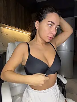 Melisa Ester online show from November 2025 07:27:01 PM