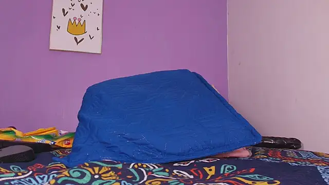 Snapshot of vale_ross_ chatting on February 2025 09:16:01 AM vale ross online show from February 2025 09:16:01 AM