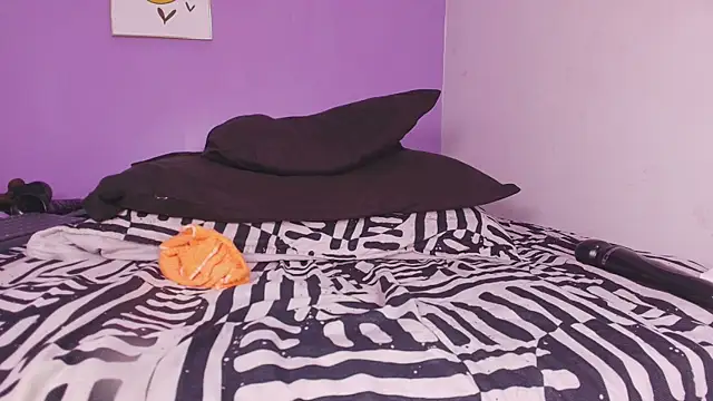 Snapshot of vale_ross_ chatting on March 2025 09:14:01 AM vale ross online show from March 2025 09:14:01 AM