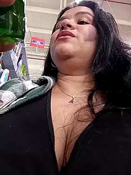 Snapshot of Julieta-tits chatting on January 2025 08:36:02 PM Julieta-tits online show from January 2025 08:36:02 PM