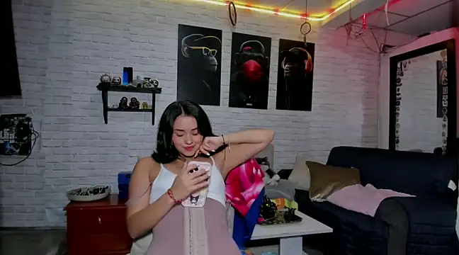 Snapshot of Kimmymadison- chatting on December 2024 02:20:01 AM Kimmymadison- online show from December 2024 02:20:01 AM