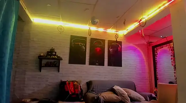 Snapshot of Kimmymadison- chatting on February 2025 09:49:01 PM Kimmymadison- online show from February 2025 09:49:01 PM