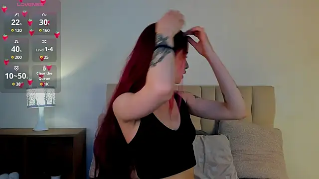 Snapshot of Roxxy_mora chatting on January 2025 08:48:02 PM Roxxy mora online show from January 2025 08:48:02 PM