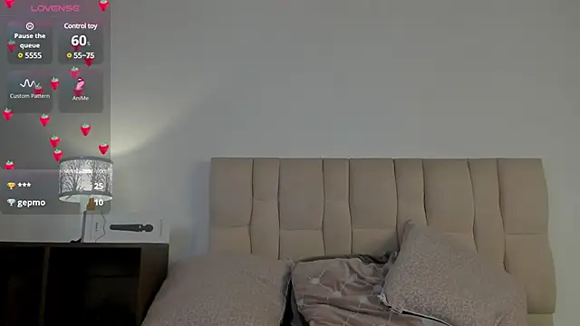 Snapshot of Roxxy_mora chatting on January 2025 01:16:02 AM Roxxy mora online show from January 2025 01:16:02 AM