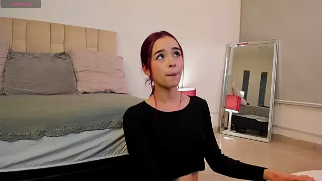 Snapshot of Roxxy_mora chatting on March 2025 09:43:02 PM Roxxy mora online show from March 2025 09:43:02 PM