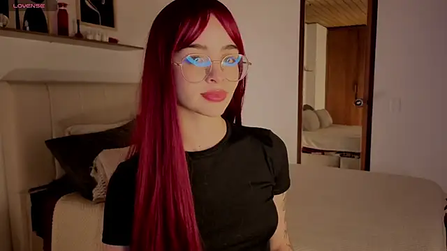 Snapshot of Roxxy_mora chatting on October 2025 10:10:01 PM Roxxy mora online show from October 2025 10:10:01 PM