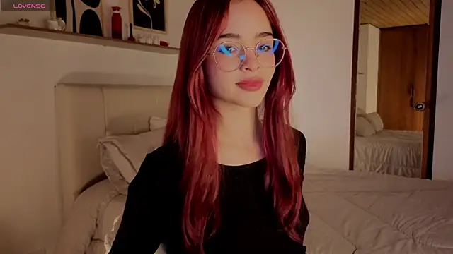 Snapshot of Roxxy_mora chatting on October 2025 09:02:02 PM Roxxy mora online show from October 2025 09:02:02 PM