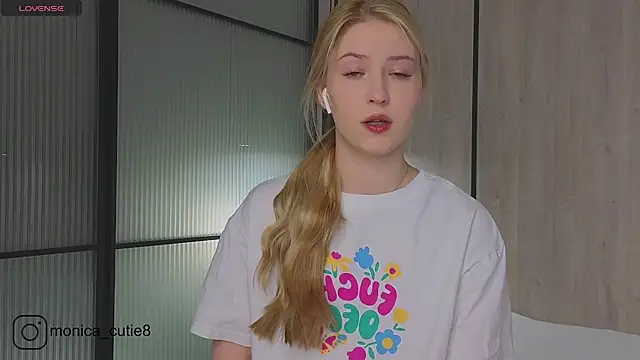 Monikacutie online show from February 2025 04:10:02 AM