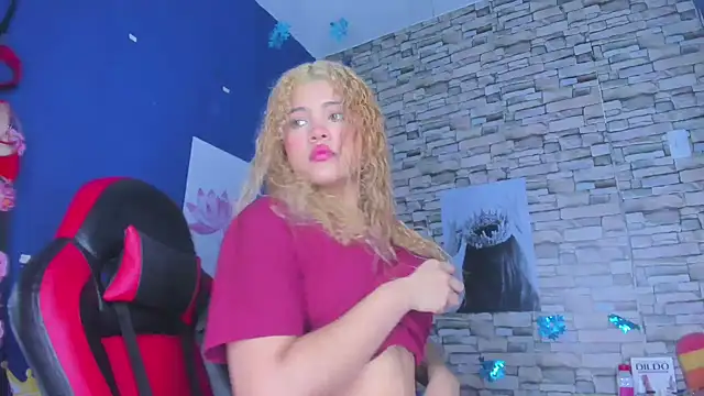 sofiacastillo01 online show from February 2025 12:40:01 PM