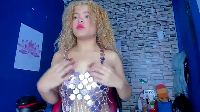 sofiacastillo01 online show from February 2025 01:10:01 PM