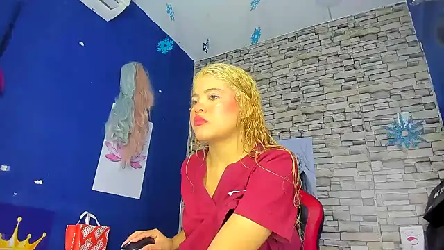 sofiacastillo01 online show from March 2025 01:06:01 PM