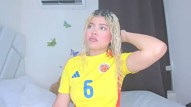 Snapshot of sofiacastillo01 chatting on March 2026 03:39:02 PM sofiacastillo01 online show from March 2026 03:39:02 PM