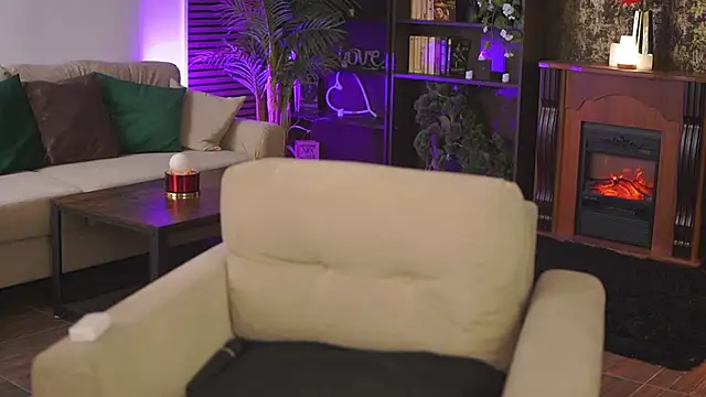 EvaSunderland online show from March 2025 12:04:02 AM