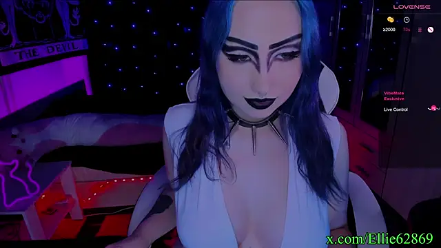 Kitty goth online show from December 2024 06:34:01 PM