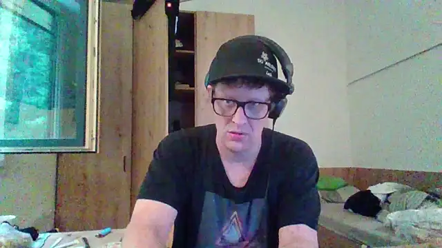 Bigthroaterboy online show from September 2025 04:17:01 PM