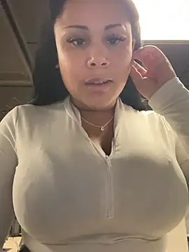 Snapshot of HaileyDiana chatting on February 2025 07:33:02 PM HaileyDiana online show from February 2025 07:33:02 PM