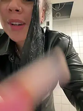 Snapshot of HaileyDiana chatting on March 2025 04:57:01 PM HaileyDiana online show from March 2025 04:57:01 PM