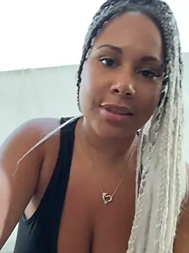 Snapshot of HaileyDiana chatting on September 2025 03:57:01 PM HaileyDiana online show from September 2025 03:57:01 PM