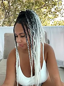 Snapshot of HaileyDiana chatting on September 2025 11:46:02 AM HaileyDiana online show from September 2025 11:46:02 AM