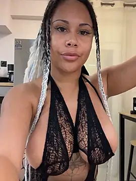 Snapshot of HaileyDiana chatting on October 2025 05:12:02 PM HaileyDiana online show from October 2025 05:12:02 PM