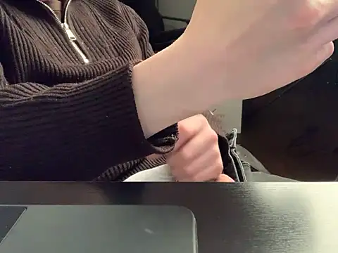 Snapshot of KendrickJiz chatting on November 2025 11:36:02 PM KendrickJiz online show from November 2025 11:36:02 PM