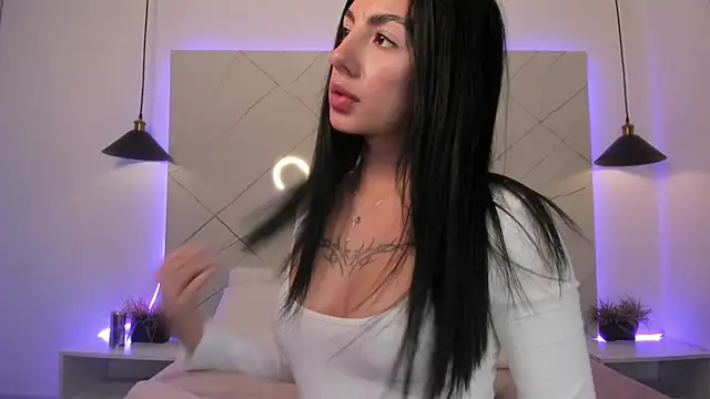 ANTONELLA  ROUSE  online show from April 2026 03:15:01 AM
