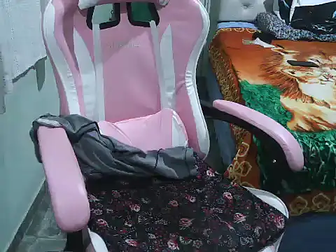 Snapshot of TuVergon2026 chatting on March 2026 02:50:02 AM TuVergon2026 online show from March 2026 02:50:02 AM